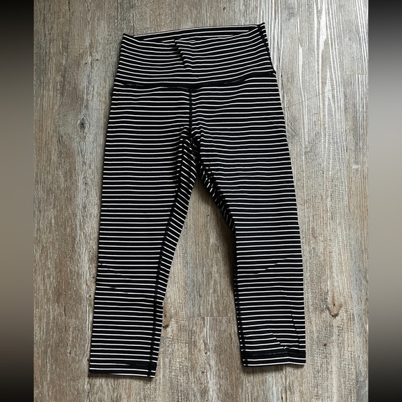 Lulu wunder under? Crops - Picture 1 of 1